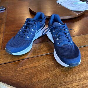 Nike Running Shoes - New